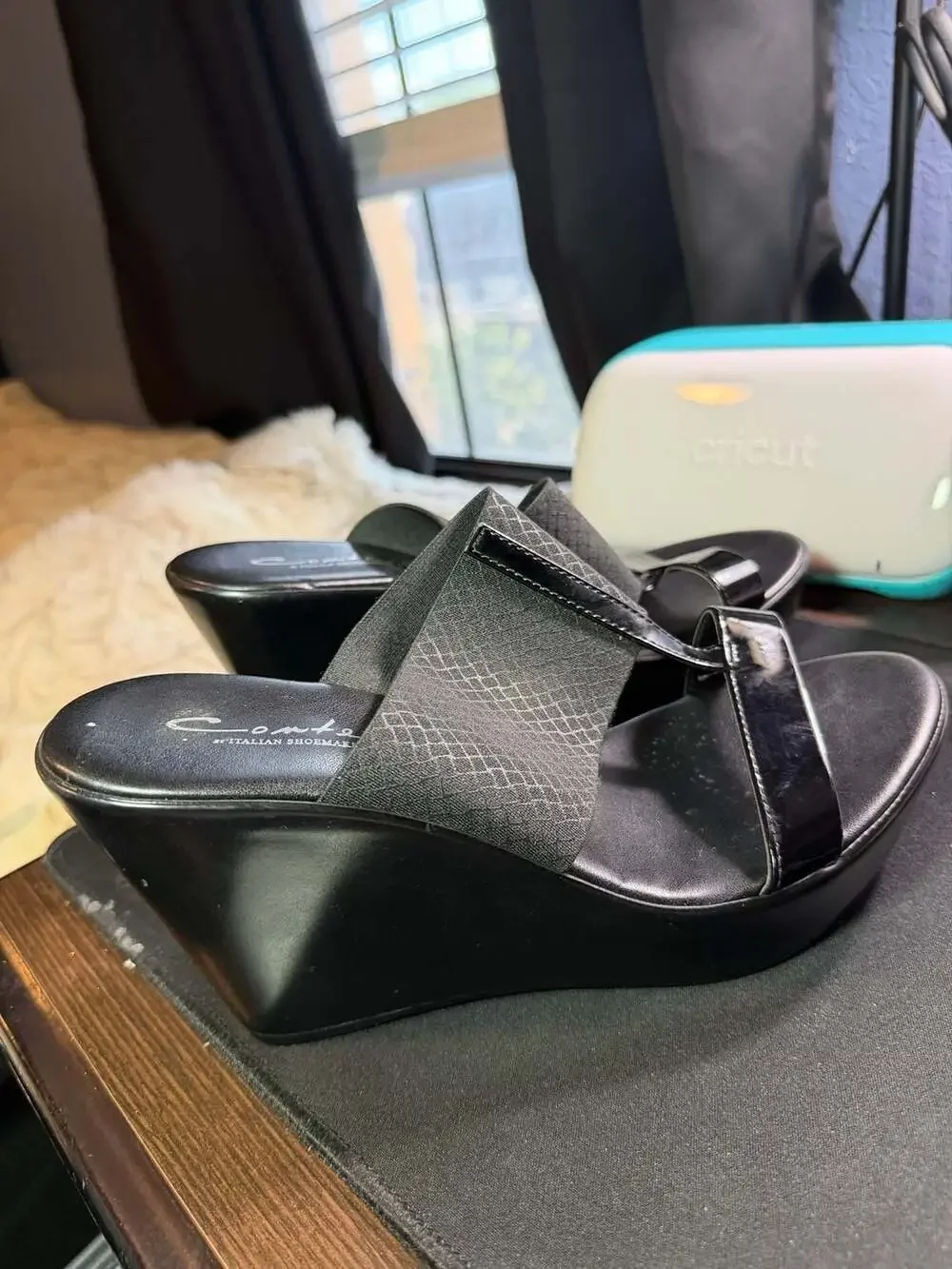 Contesa Italian Shoemakers Black Wedge Sandals Size 40